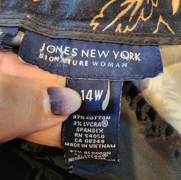 Jones New York Signature Woman Size 14W Black‎ Tan Flower Pants - Picture 3 of 7